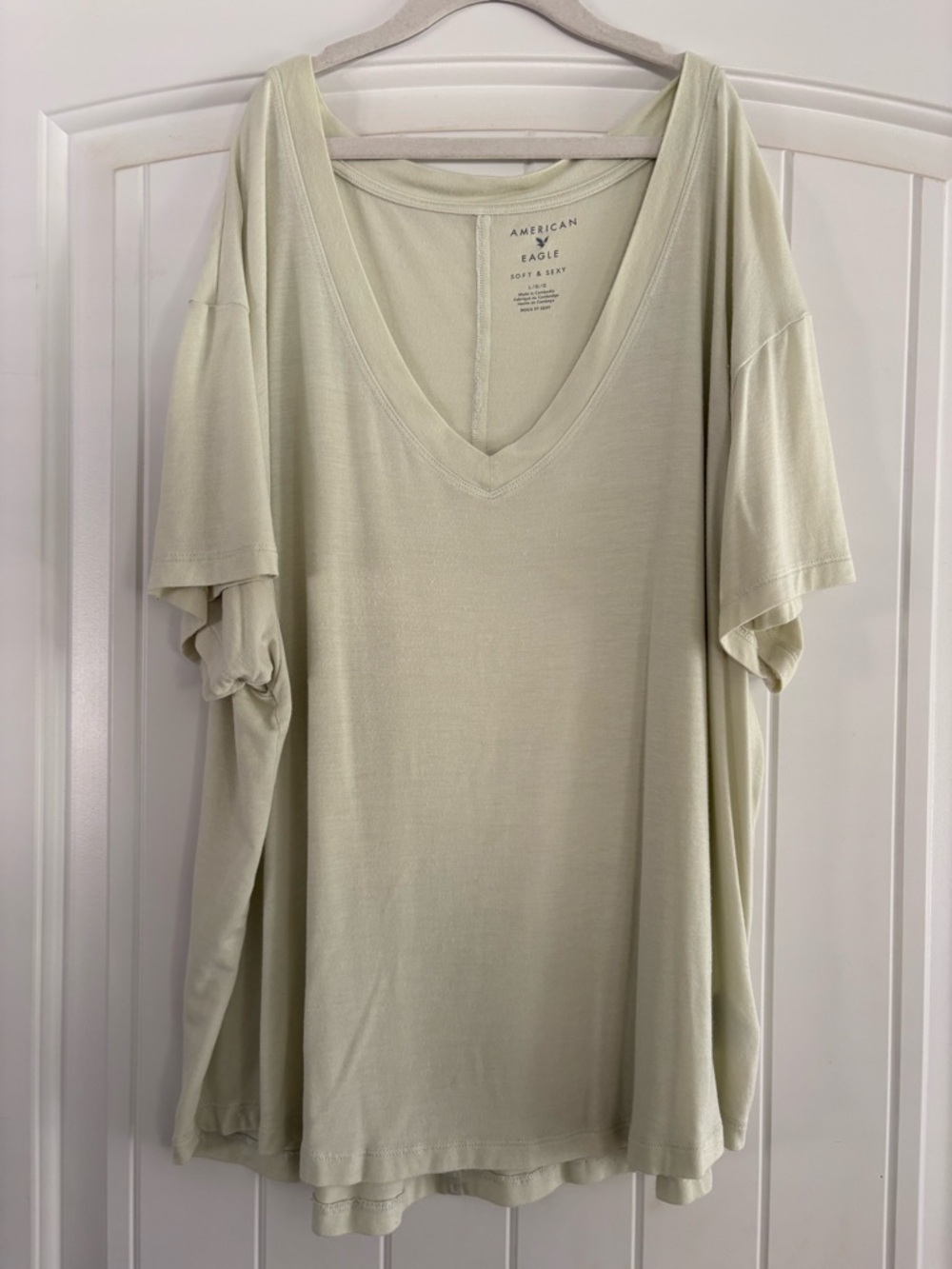 American Eagle Soft & Sexy tee L